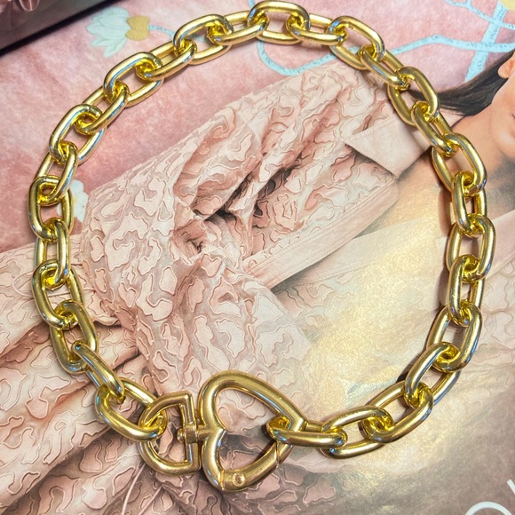 🌟 14K Gold Plated Chunky Heart Pendant Necklace Choker - Picture 5 of 6